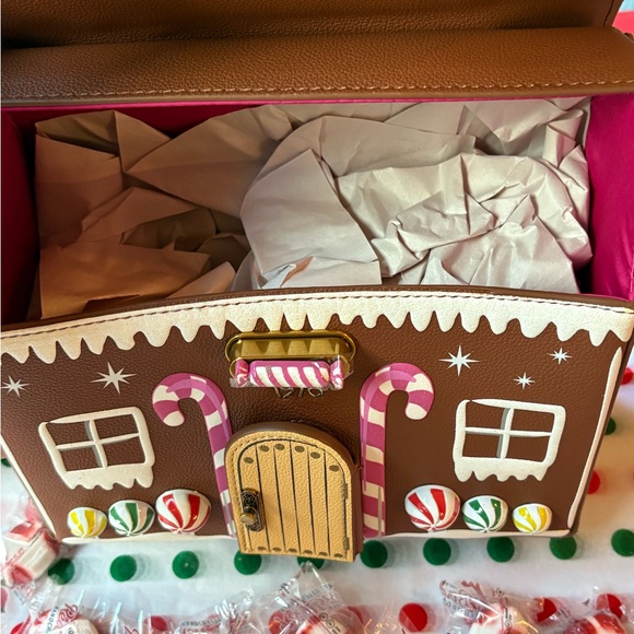 🍭🍬🍭 BETSEY JOHNSON GINGERBREAD HOUSE LIGHT UP CROSSBODY BAG 🍭🍬🍭 NWT 🍭🍬🍭 - Picture 11 of 16